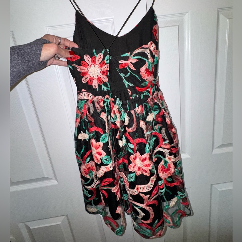 Black Floral Embroidered Tulle Party Dress – Forever 21 Small - Picture 3 of 10